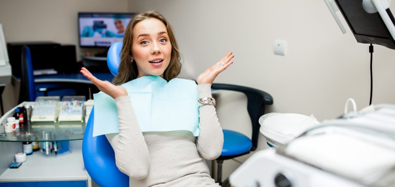 Top 5 Signs You Need to Visit a Dental Clinic Near You—And How to Choose the Right One