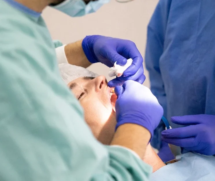 Implant Dentaire : Le Guide Complet Pour un Sourire Durable